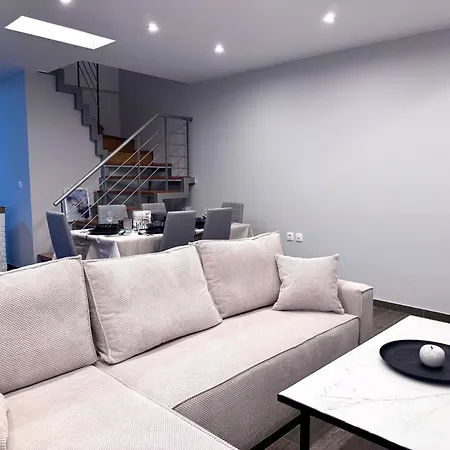 Calm Waves Loft شقة *